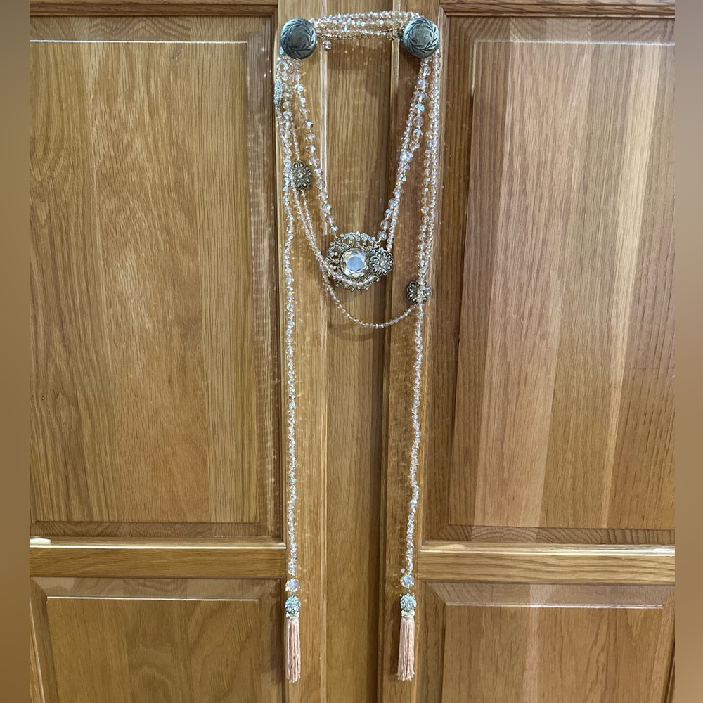 Elegant Beaded Necklace with Tassels